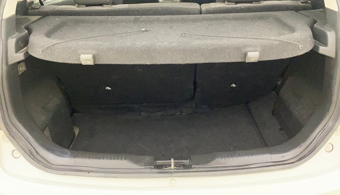 2017 Maruti IGNIS DELTA 1.2, Petrol, Manual, 26,947 km, Boot Inside