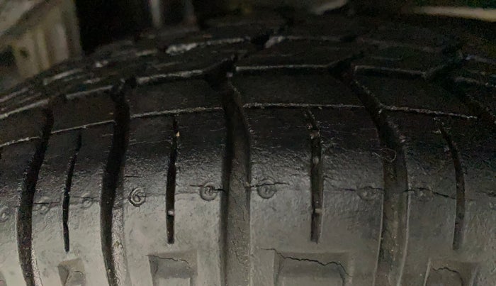 2013 Maruti Alto 800 LXI, Petrol, Manual, 33,353 km, Left Rear Tyre Tread
