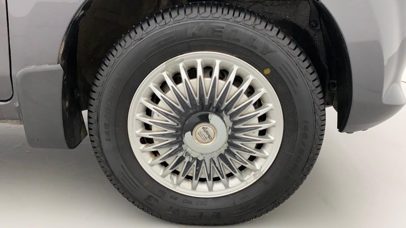 2013 Maruti Alto 800 LXI, Petrol, Manual, 33,353 km, Right Front Wheel