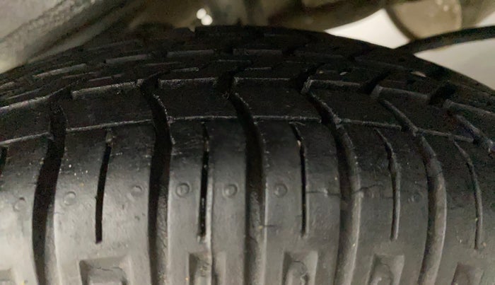 2013 Maruti Alto 800 LXI, Petrol, Manual, 33,353 km, Right Rear Tyre Tread