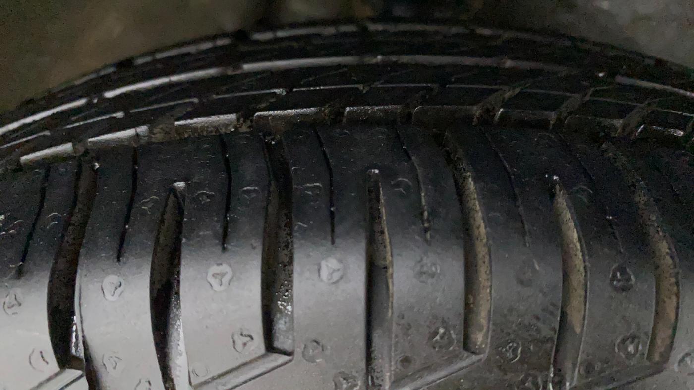 2013 Maruti Alto 800 LXI, Petrol, Manual, 33,353 km, Right Front Tyre Tread