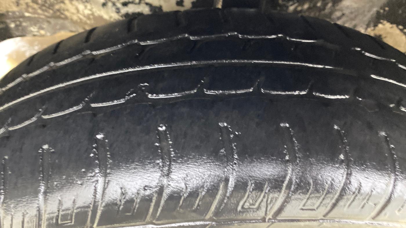 2017 Maruti Wagon R 1.0 VXI, Petrol, Manual, 43,476 km, Left Front Tyre Tread