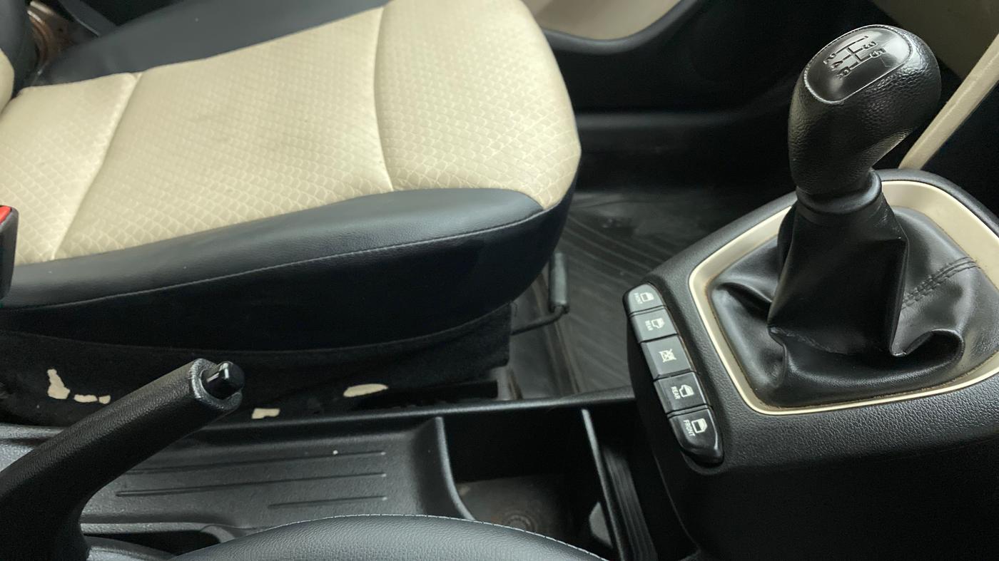 2020 Hyundai NEW SANTRO MAGNA 1.1 CORPORATE EDITION, Petrol, Manual, 62,948 km, Gear Lever