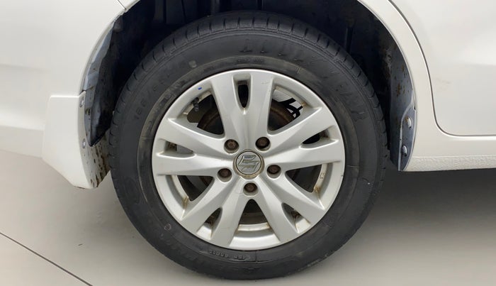 2017 Maruti Ertiga ZXI, Petrol, Manual, 45,276 km, Right Rear Wheel