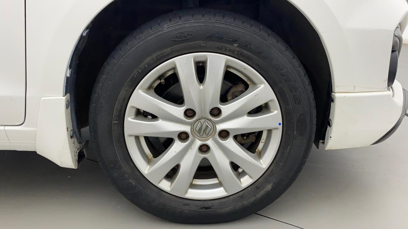 2017 Maruti Ertiga ZXI, Petrol, Manual, 45,276 km, Right Front Wheel