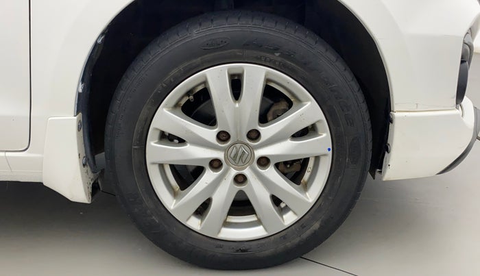 2017 Maruti Ertiga ZXI, Petrol, Manual, 45,276 km, Right Front Wheel