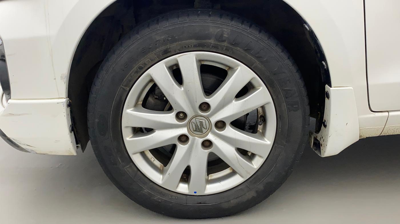 2017 Maruti Ertiga ZXI, Petrol, Manual, 45,276 km, Left Front Wheel