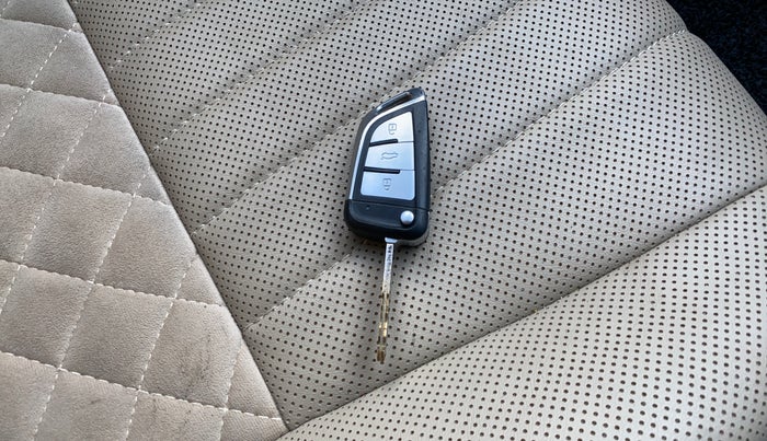 2016 Honda Jazz 1.2L I-VTEC V AT, Petrol, Automatic, 76,046 km, Key Close Up