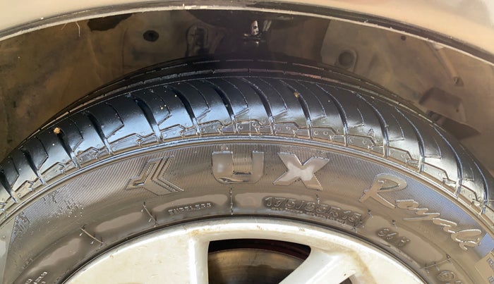 2016 Honda Jazz 1.2L I-VTEC V AT, Petrol, Automatic, 76,046 km, Right Front Tyre Tread