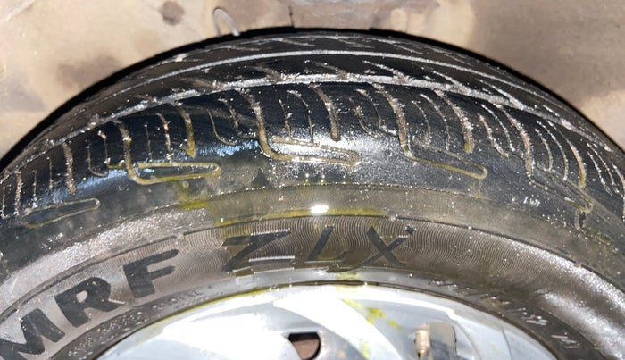 2019 Maruti Alto LXI CNG, CNG, Manual, 97,707 km, Left Front Tyre Tread