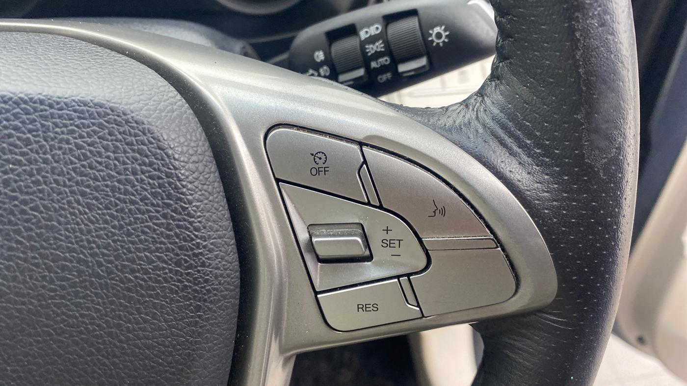 2021 Mahindra XUV300 W8 (O) 1.2 PETROL, Petrol, Manual, 37,567 km, Adaptive Cruise Control
