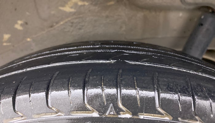 2013 Maruti Wagon R 1.0 LXI, Petrol, Manual, 61,201 km, Left Rear Tyre Tread