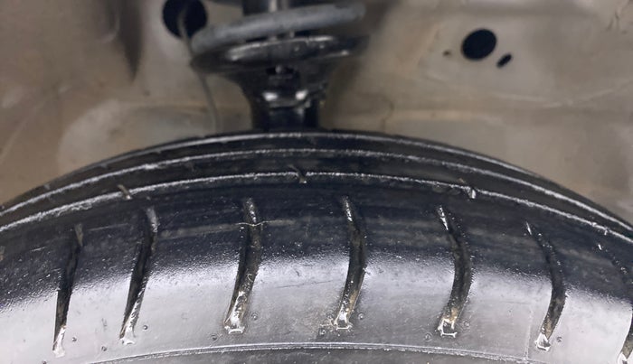 2013 Maruti Wagon R 1.0 LXI, Petrol, Manual, 61,201 km, Right Front Tyre Tread