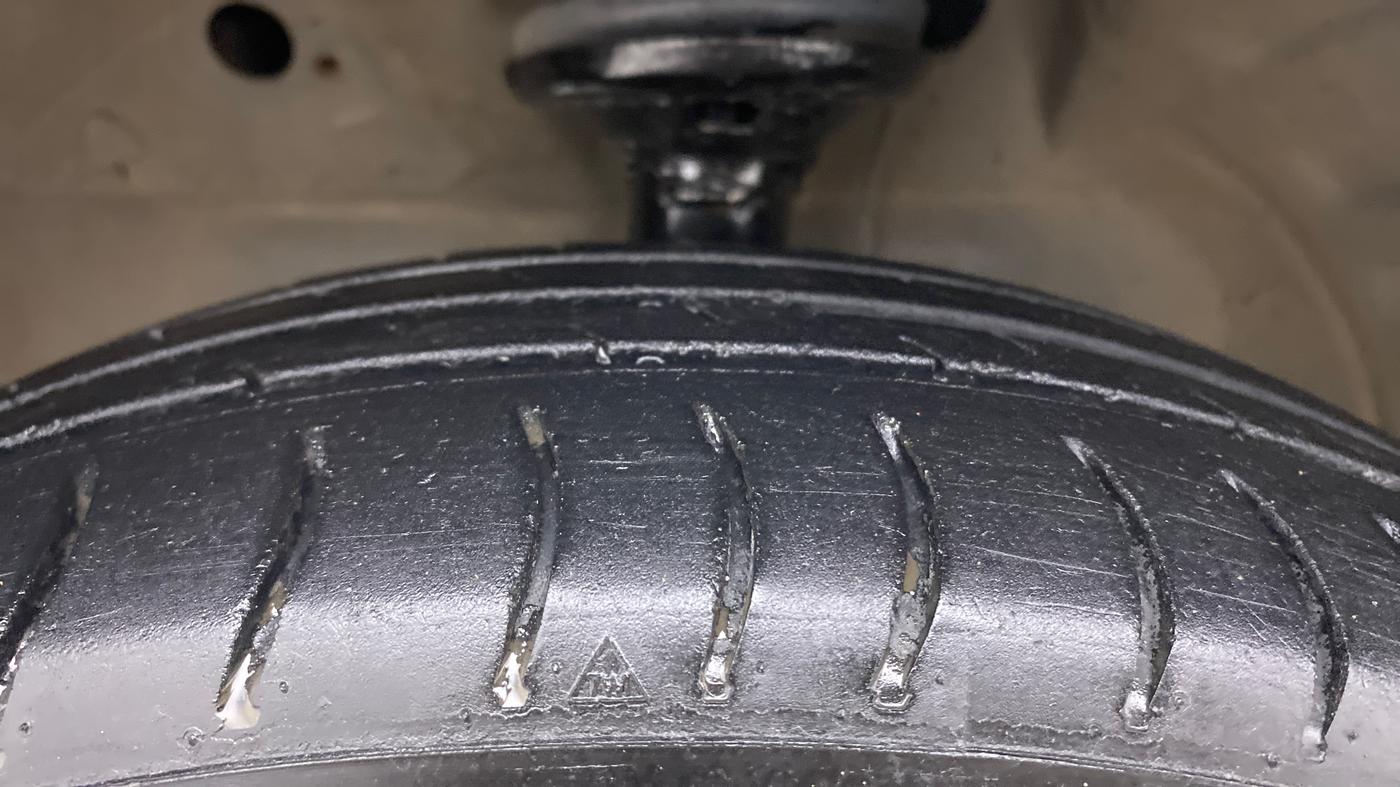 2013 Maruti Wagon R 1.0 LXI, Petrol, Manual, 61,201 km, Left Front Tyre Tread