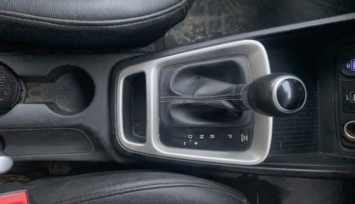 2019 Hyundai VENUE SX PLUS 1.0 TURBO DCT, Petrol, Automatic, 53,832 km, Gear Lever