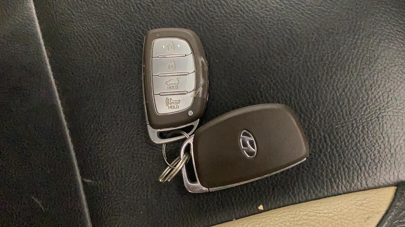 2019 Hyundai VENUE SX PLUS 1.0 TURBO DCT, Petrol, Automatic, 53,832 km, Key Close Up