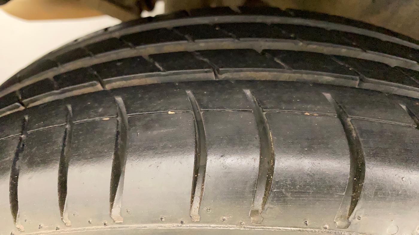2013 Maruti Wagon R 1.0 VXI, Petrol, Manual, 54,242 km, Right Rear Tyre Tread