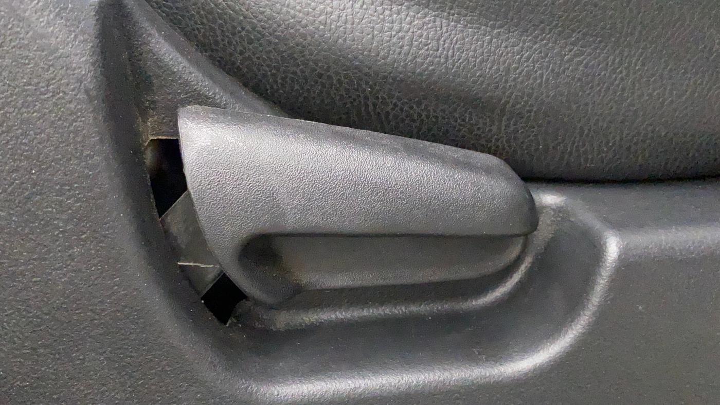 2013 Maruti Wagon R 1.0 VXI, Petrol, Manual, 54,242 km, Driver Side Adjustment Panel