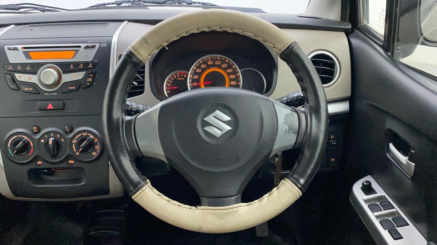 2013 Maruti Wagon R 1.0 VXI, Petrol, Manual, 54,242 km, Steering Wheel Close Up