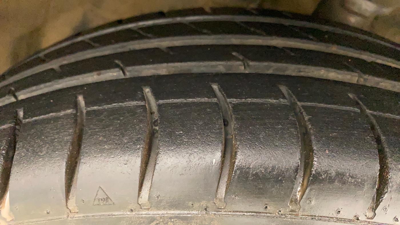 2013 Maruti Wagon R 1.0 VXI, Petrol, Manual, 54,242 km, Right Front Tyre Tread