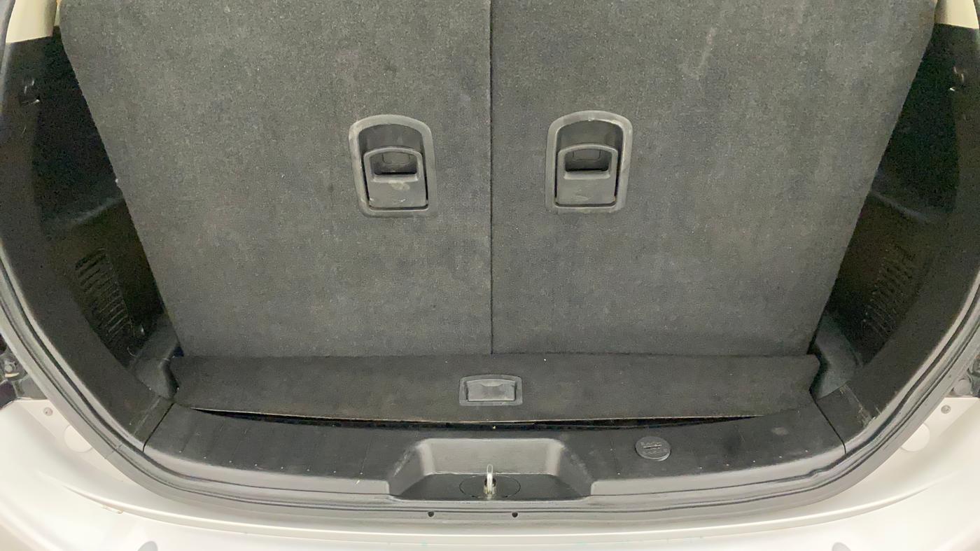 2021 Mahindra XUV500 W7 AT, Diesel, Automatic, 40,111 km, Boot Inside