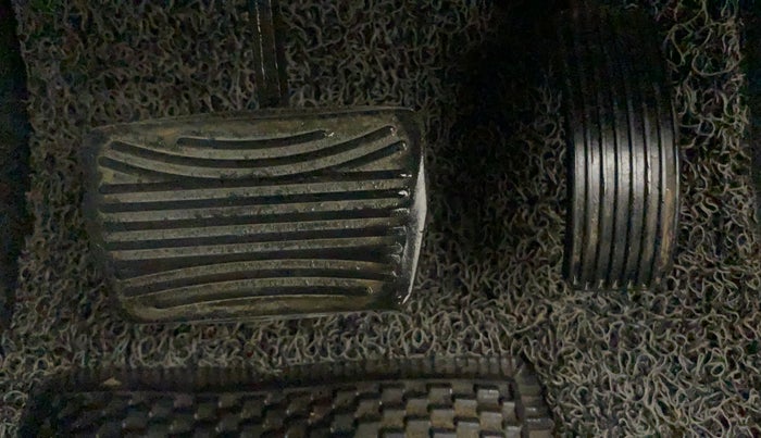 2021 Mahindra XUV500 W7 AT, Diesel, Automatic, 40,111 km, Pedals