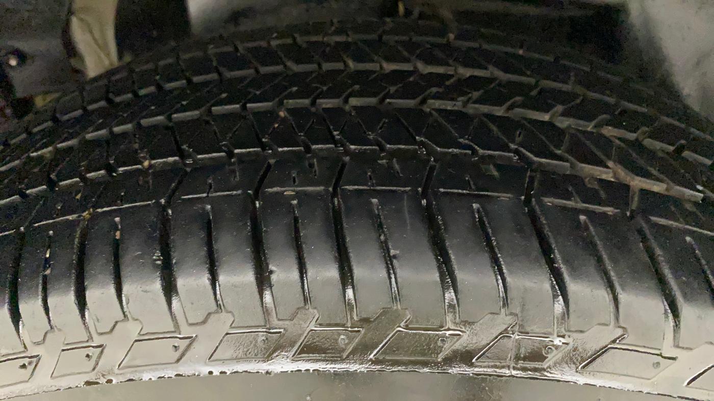 2021 Mahindra XUV500 W7 AT, Diesel, Automatic, 40,111 km, Right Rear Tyre Tread
