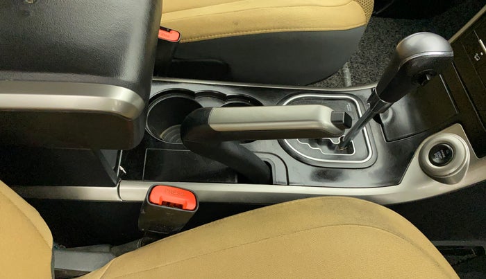 2021 Mahindra XUV500 W7 AT, Diesel, Automatic, 40,111 km, Gear Lever