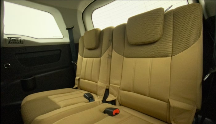 2021 Mahindra XUV500 W7 AT, Diesel, Automatic, 40,111 km, Third Seat Row ( optional )