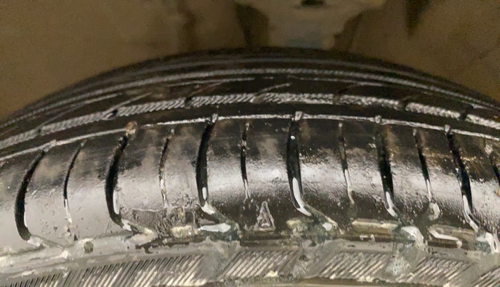 2016 Maruti Wagon R 1.0 VXI (O) AMT, CNG, Automatic, 99,735 km, Left Rear Tyre Tread