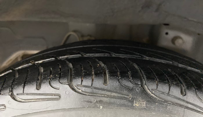 2018 Hyundai Eon ERA +, Petrol, Manual, 76,807 km, Right Rear Tyre Tread