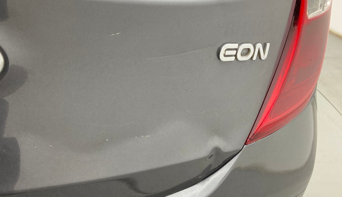 2018 Hyundai Eon ERA +, Petrol, Manual, 76,807 km, Dicky (Boot door) - Minor scratches