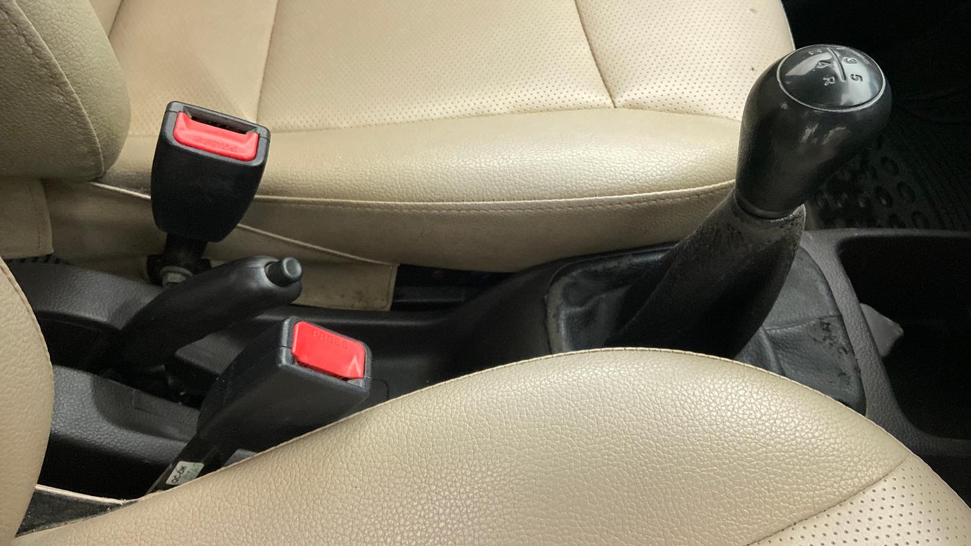2018 Hyundai Eon ERA +, Petrol, Manual, 76,807 km, Gear Lever