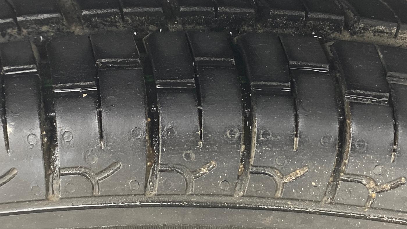 2018 Maruti Alto 800 LXI, Petrol, Manual, 64,718 km, Left Front Tyre Tread