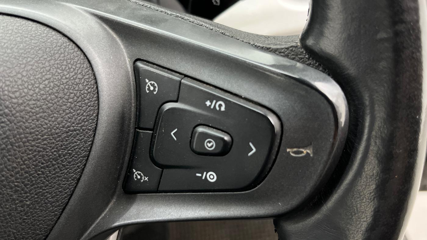 2021 Tata PUNCH CREATIVE  AMT, Petrol, Automatic, 45,868 km, Adaptive Cruise Control