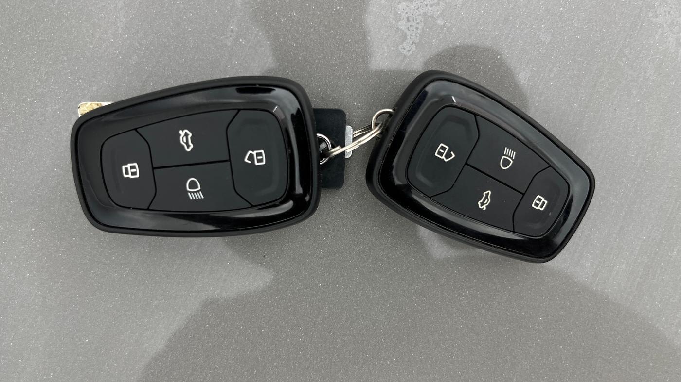2021 Tata PUNCH CREATIVE  AMT, Petrol, Automatic, 45,868 km, Key Close Up