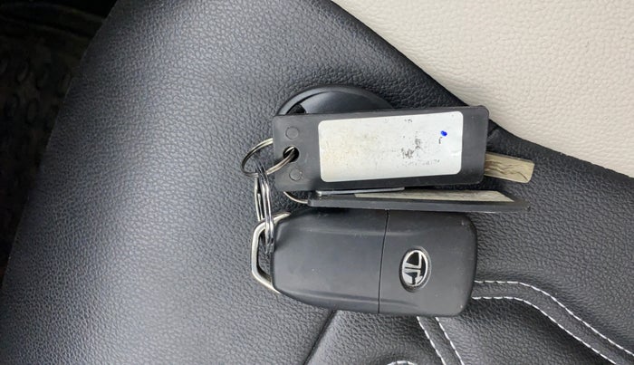 2024 Tata NEXON Pure 1.2 Petrol 6AMT, Petrol, Manual, 7,247 km, Key Close Up