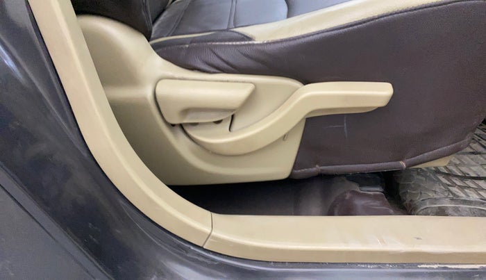 2019 Honda Amaze 1.2L I-VTEC VX, CNG, Manual, 96,245 km, Driver Side Adjustment Panel