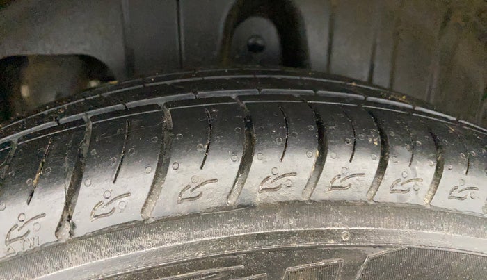 2021 Mahindra XUV300 W8 1.5 DIESEL, Diesel, Manual, 71,441 km, Left Rear Tyre Tread