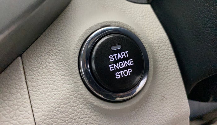 2021 Mahindra XUV300 W8 1.5 DIESEL, Diesel, Manual, 71,441 km, Keyless Start/ Stop Button