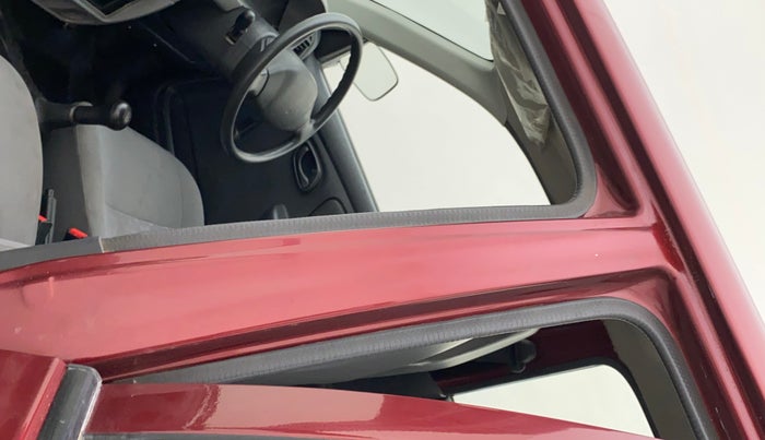2010 Maruti Alto LXI, Petrol, Manual, 42,633 km, Left B pillar - Paint is slightly faded