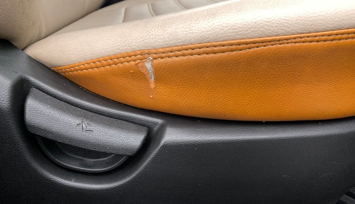 2019 Hyundai Grand i10 SPORTZ 1.2 KAPPA VTVT, Petrol, Manual, 35,423 km, Driver Side Adjustment Panel