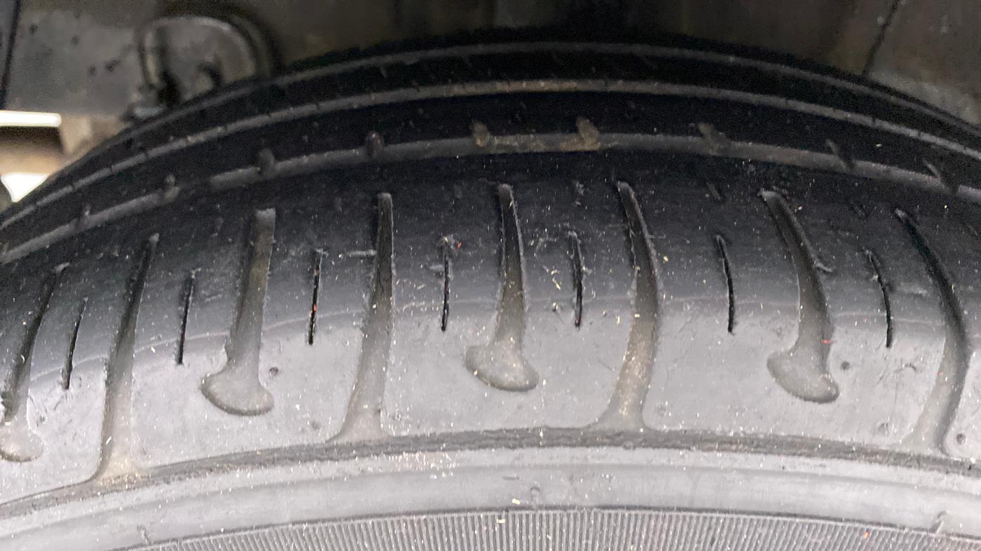2019 Hyundai Grand i10 SPORTZ 1.2 KAPPA VTVT, Petrol, Manual, 35,423 km, Right Rear Tyre Tread