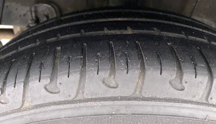 2019 Hyundai Grand i10 SPORTZ 1.2 KAPPA VTVT, Petrol, Manual, 35,423 km, Right Rear Tyre Tread