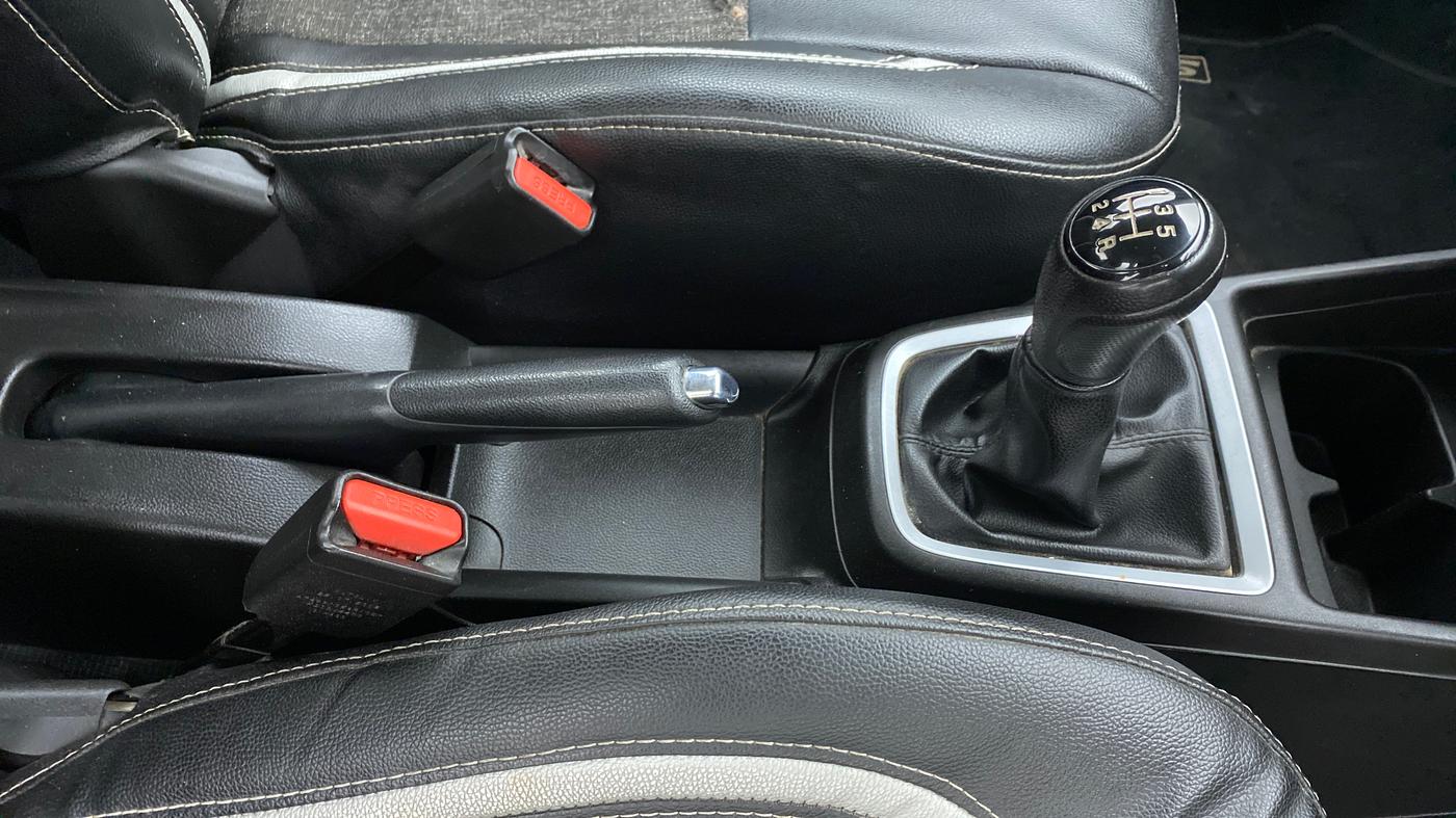 2018 Maruti Swift VXI D, Petrol, Manual, 46,582 km, Gear Lever