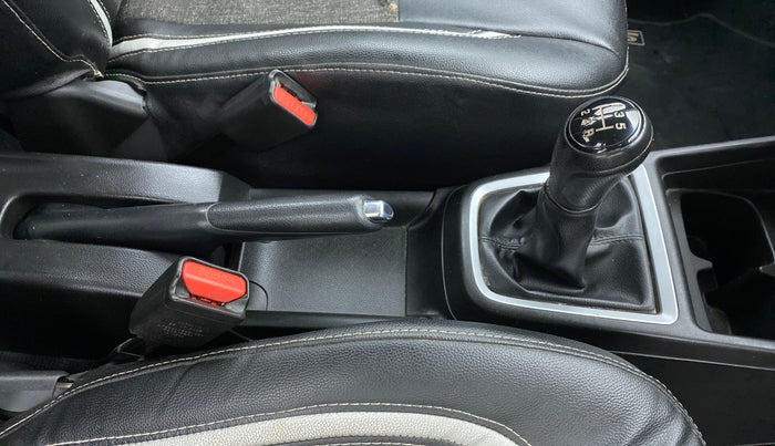 2018 Maruti Swift VXI D, Petrol, Manual, 46,582 km, Gear Lever