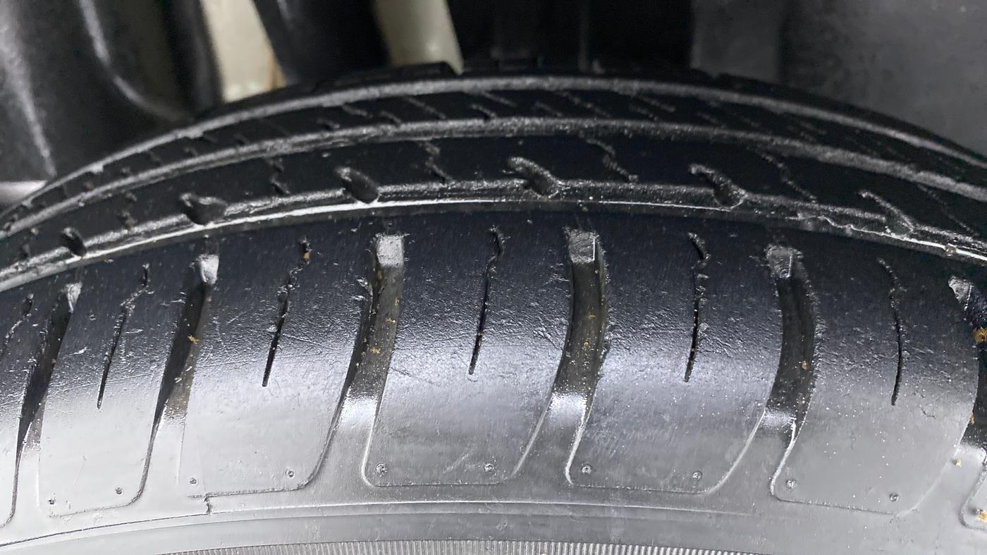 2018 Maruti Swift VXI D, Petrol, Manual, 46,582 km, Right Rear Tyre Tread
