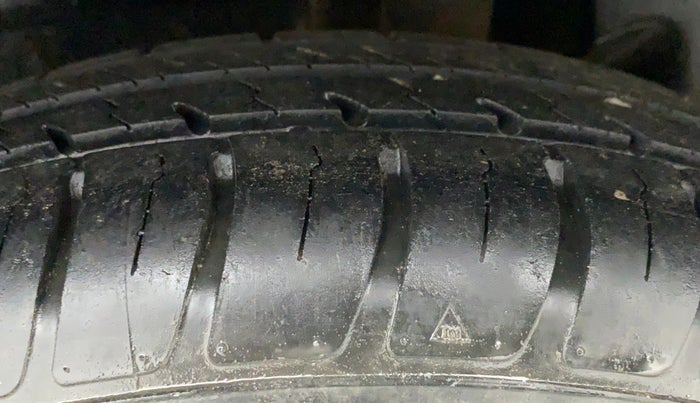 2018 Maruti Dzire VXI AMT, Petrol, Automatic, 16,568 km, Left Rear Tyre Tread