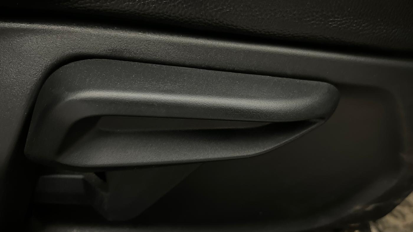 2022 Tata TIGOR XZ PLUS PETROL, Petrol, Manual, 73,279 km, Driver Side Adjustment Panel
