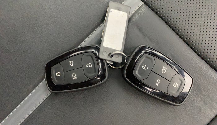 2024 Tata NEXON CREATIVE + 1.2 PETROL, Petrol, Manual, 533 km, Key Close Up
